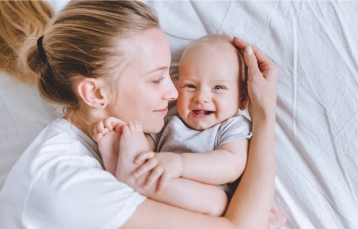 Bond between mother and child supported by prenatal chiropractic at Greenlight Chiropractic & Wellness Lab