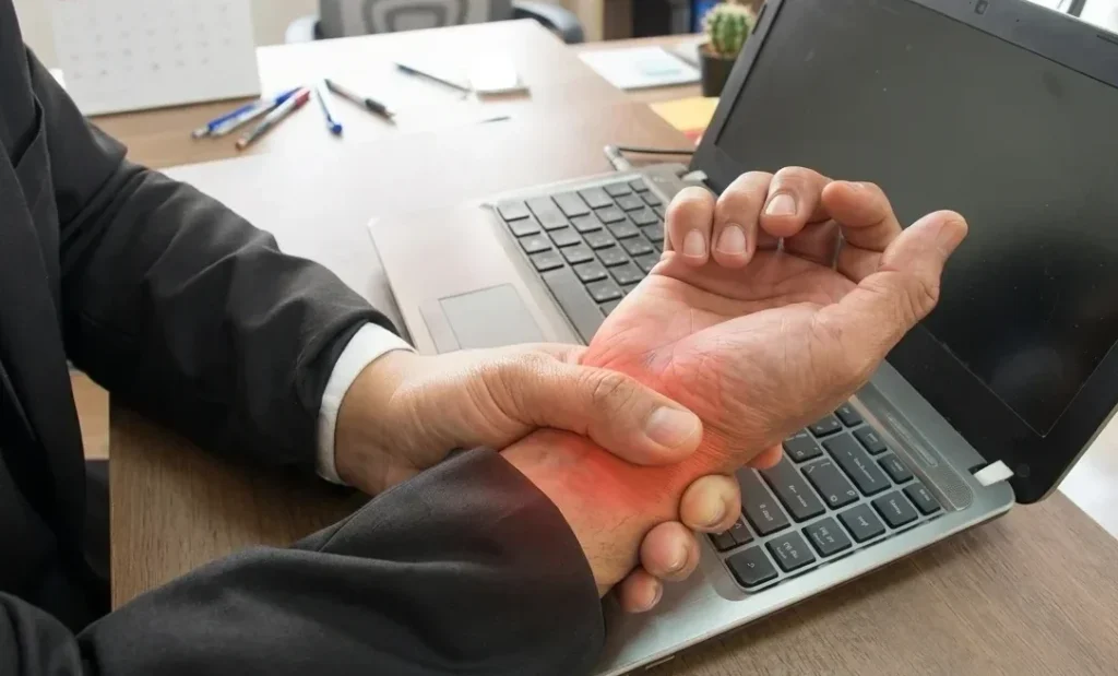 Carpal tunnel wrist pain relief treatment at Greenlight Chiropractic & Wellness Lab